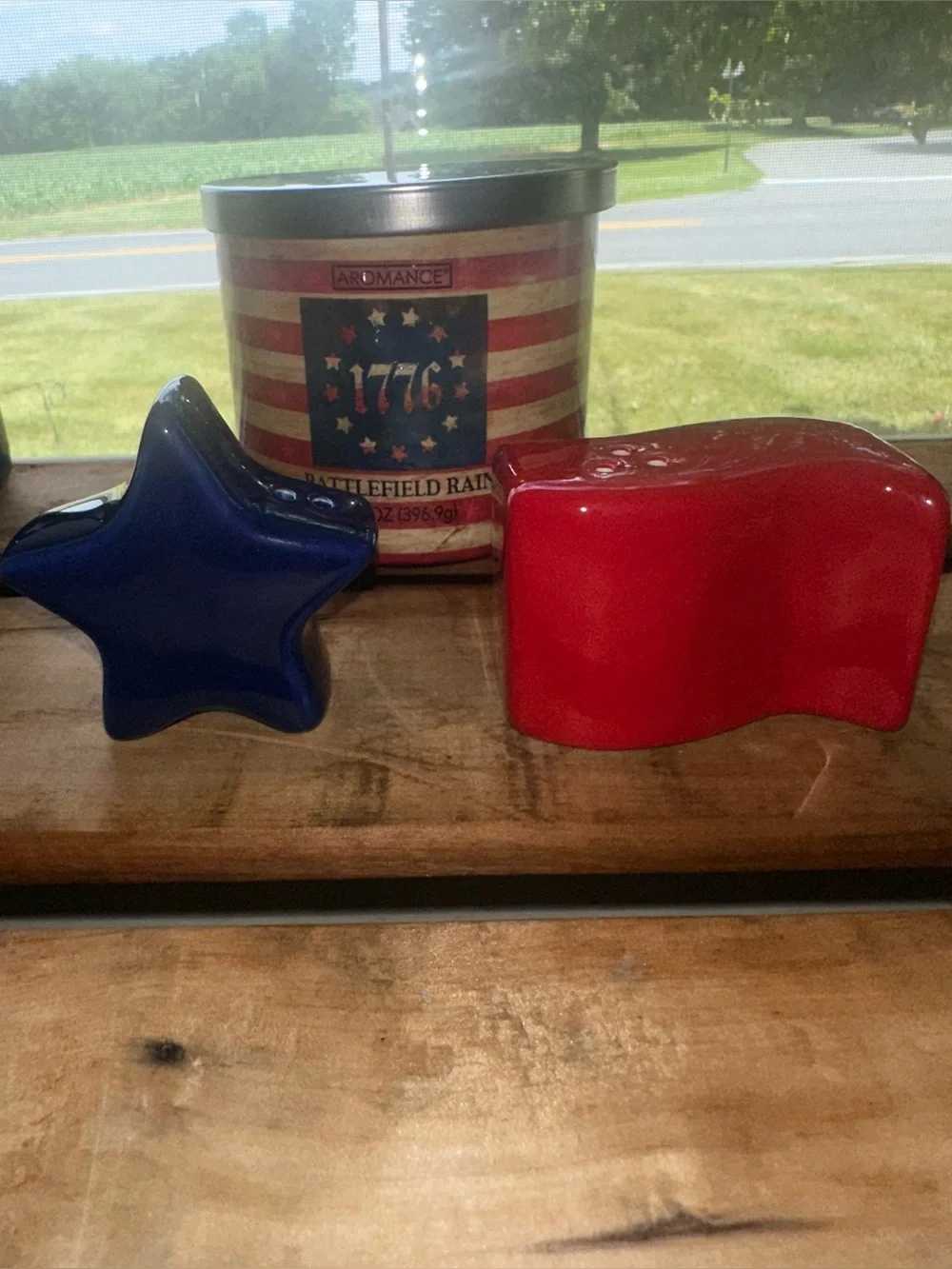 Star & Striped Flag Salt & Pepper Shakers ~ New - Picture 8 of 9